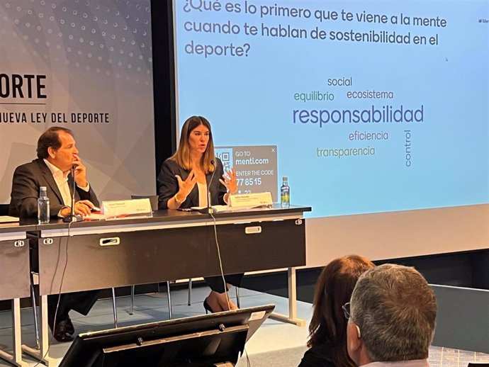 La concejala de Deportes del Ayuntamiento de Madrid, Sofía Miranda, apuesta por una estrategia común para que el deporte sea el vector para una sociedad sostenible.