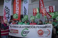 CCOO, UGT y CSIF retoman este jueves las movilizaciones en primaria tras el "silencio" de Salud a sus propuestas