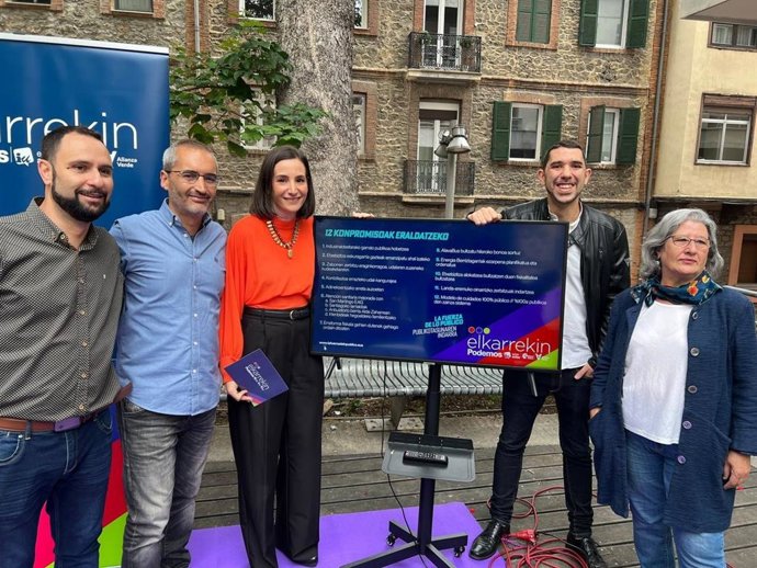 Garbiñe Ruiz y David Rodríguez han planteado la necesidad de "fomentar la participación ciudadana" y "poner en valor" las instituciones locales.