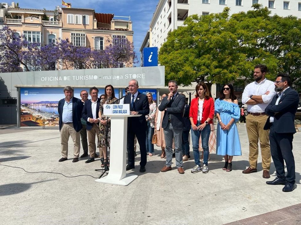 El alcalde de Málaga y candidato del PP a la reelección, Francisco de la Torre, en rueda de prensa