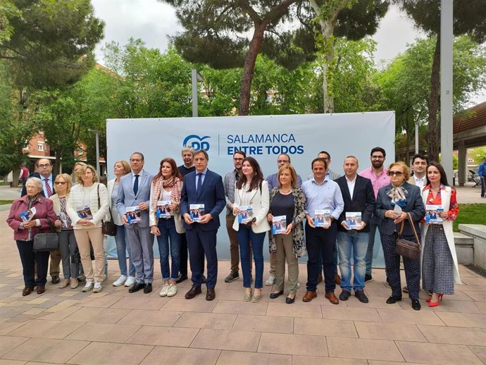 García Carbayo y los miembros de su candidatura.