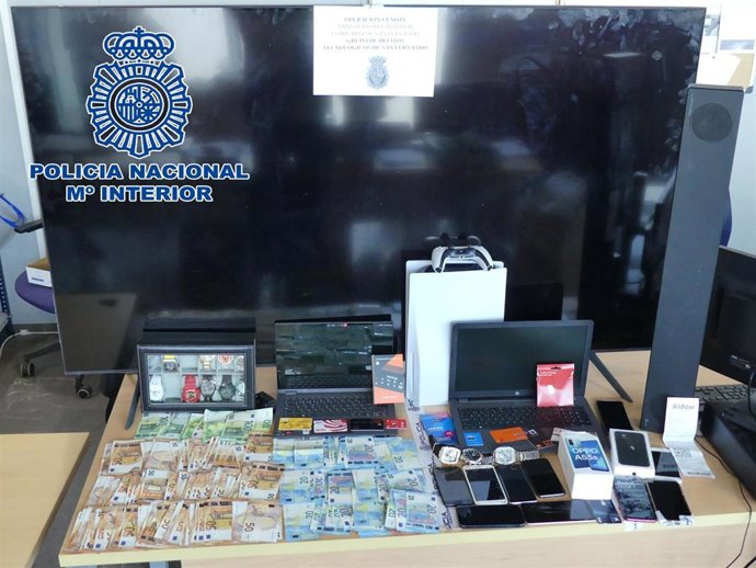 Ordenadores y equipos intervenidos.