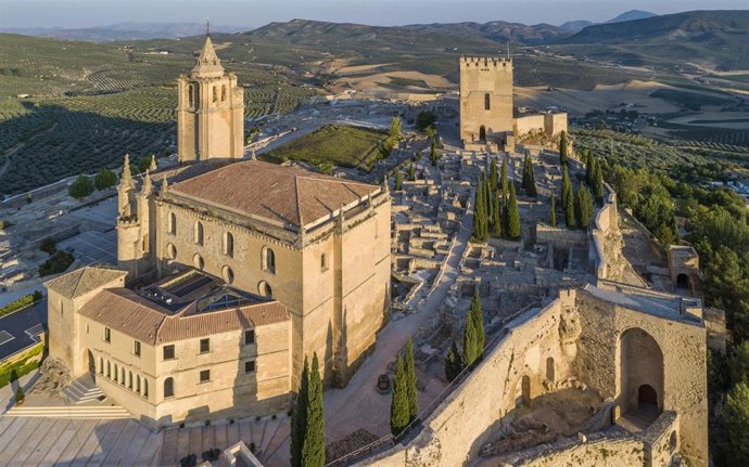 Archivo - Vista de la Fortaleza de la Mota, en Alcalá la Real.