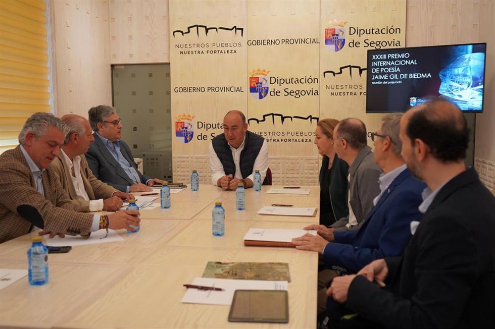 Reunión del prejurado del Premio Jaime Gil de Biedma.