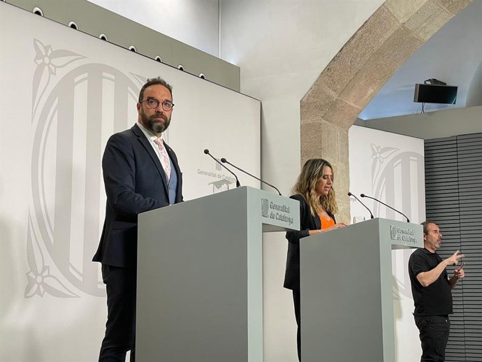 El conseller de Territori de la Generalitat, Juli Fernndez, i la portaveu del Govern, Patrícia Plaja