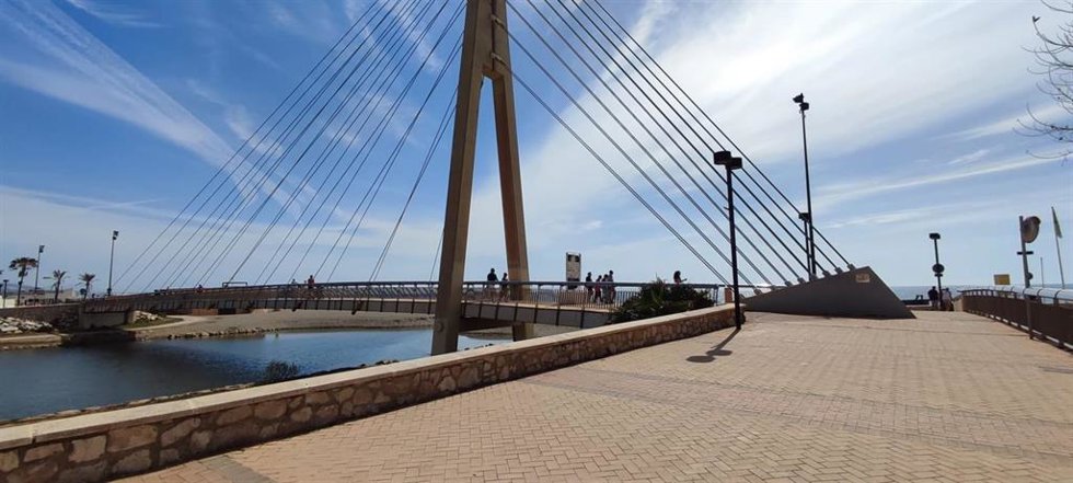 Archivo - Fuengirola (Málaga) puente