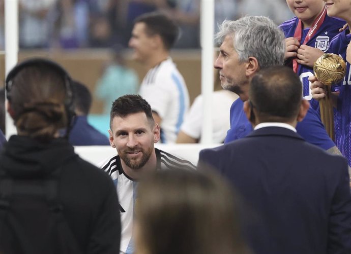 Archivo - Lionel Messi of Argentina with his father Jorge Messi following the FIFA World Cup 2022, Final football match between Argentina and France on December 18, 2022 at Lusail Stadium in Al Daayen, Qatar - Photo Jean Catuffe / DPPI