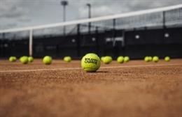 Los finalistas de Roland Garros golpearán 12.000 pelotas como éstas de Wilson, proveedor oficial del segundo 'Grand Slam' de la temporada.