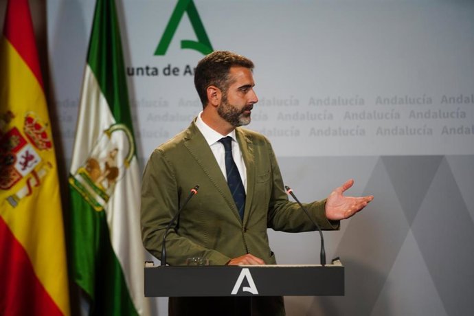El consejero de Sostenibilidad, Medio Ambiente y Economía Azul y portavoz del Gobierno, Ramón Fernández Pacheco, en la rueda de prensa posterior al Consejo de Gobierno andaluz.