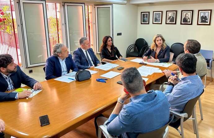 Vox apuesta por reducir burocracia y agilizar trámites en el área de Urbanismo de Granada.