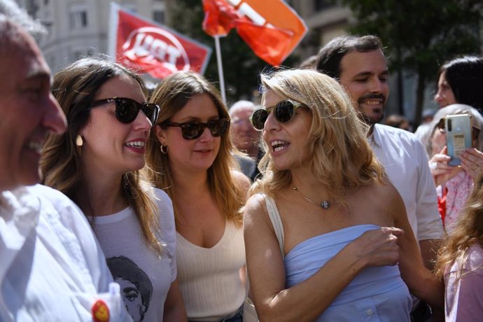 La vicepresidenta y ministra de Trabajo y Economía Social, Yolanda Díaz, durante la marcha por el Día Internacional de los Trabajadores en el Círculo de Bellas Artes, a 1 de mayo de 2023, en Madrid (España).