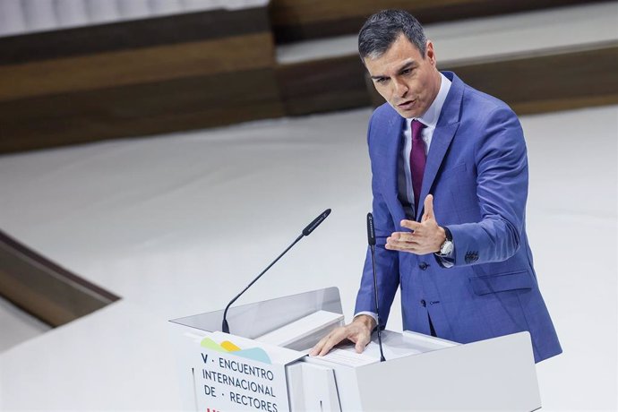 El presidente del Gobierno, Pedro Sánchez, interviene durante el V Encuentro Internacional de rectores Universia, en la Ciudad de las Artes y las Ciencias, a 9 de mayo de 2023, en Valencia, Comunidad Valenciana (España). 