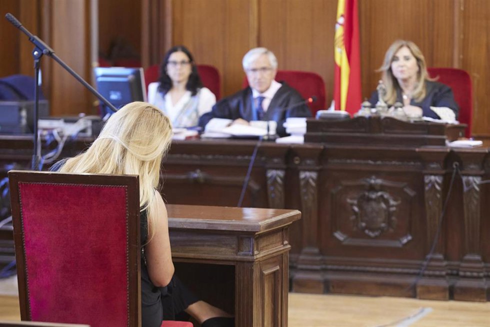 Segunda sesión del juicio con jurado popular contra la mujer acusada de asesinar a una pareja en julio de 2020 