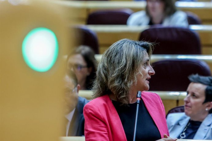 La vicepresidenta tercera y ministra para la Transición Ecológica y el Reto Demográfico, Teresa Ribera, interviene durante una sesión de control al Gobierno en el Senado.