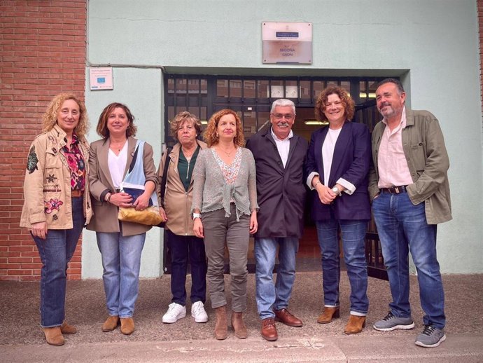 Floro propone un plan de mejora de infraestructuras educativas