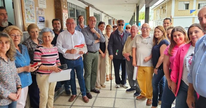 Los socialistas de San Juan en un encuentro ciudadano