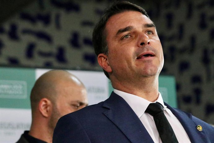 Archivo - March 30, 2022, Brasilia, Distrito Federal, Brasil: (INT) Senator Flavio Bolsonaro visits deputy Daniel Silveira and asks Supreme Court minister Alexandre de Moraes to reconsider decision on electronic ankle bracelet. March 30, 2022, Brasilia,