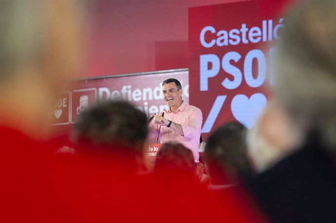 El presidente del Gobierno y secretario general del PSOE, Pedro Sánchez, interviene durante un acto de partido, en el Palau de la Festa, a 9 de mayo de 2023, en Castellón de la Plana, Comunidad Valenciana (España).