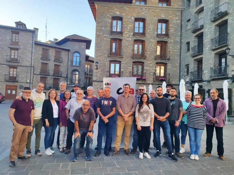 El presidente de CHA y candidato número 1 a las Cortes de Aragón, Joaquín Palacín, ha presentado las candidaturas municipales en Sobrarbe