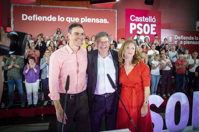 Archivo - Pedro Sánchez, Ximo Puig y Amparo Marco