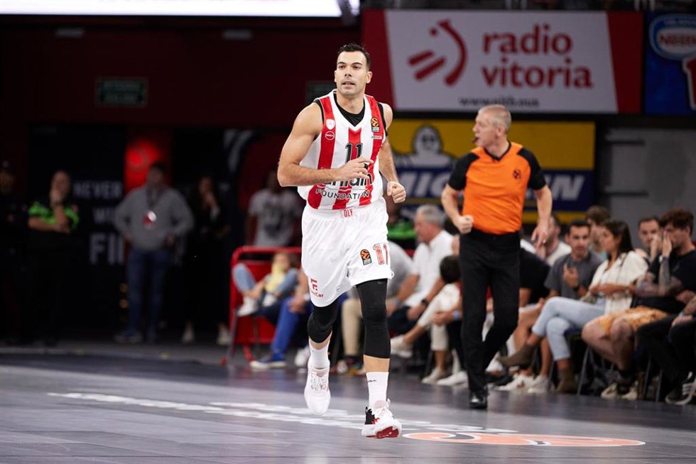 Archivo - Kostas Sloukas, durante un partido con el Olympiacos.