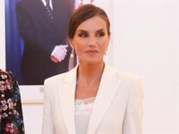 La reina Letizia apuesta por el blanco y triunfa en su primer acto en Croacia