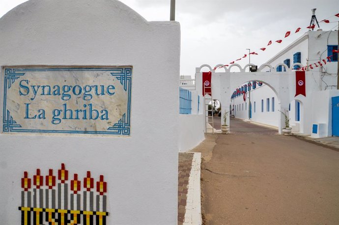 May 8, 2023: Tunis, Tunisia. 08 May 2022. The ancient synagogue ''La Ghriba'' in the Tunisian island of Djerba. The synagogue is an important feature for the Jewish community on the Tunisian island of Djerba, while also being a major site of pilgrimage