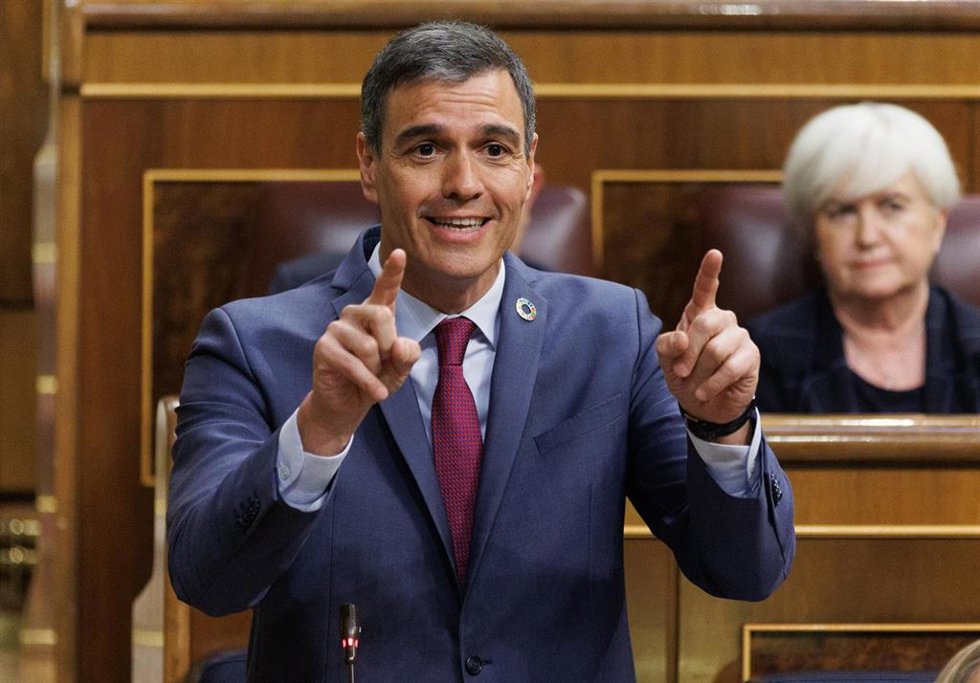 El presidente del Gobierno, Pedro Sánchez, interviene durante una sesión plenaria en el Congreso de los Diputados.