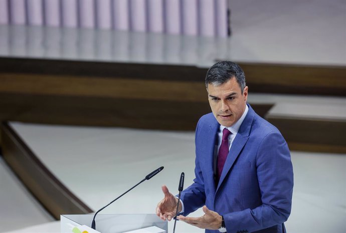 El presidente del Gobierno, Pedro Sánchez, interviene durante el V Encuentro Internacional de rectores Universia, en la Ciudad de las Artes y las Ciencias, a 9 de mayo de 2023, en Valencia, Comunidad Valenciana (España). El V Encuentro Internacional de 