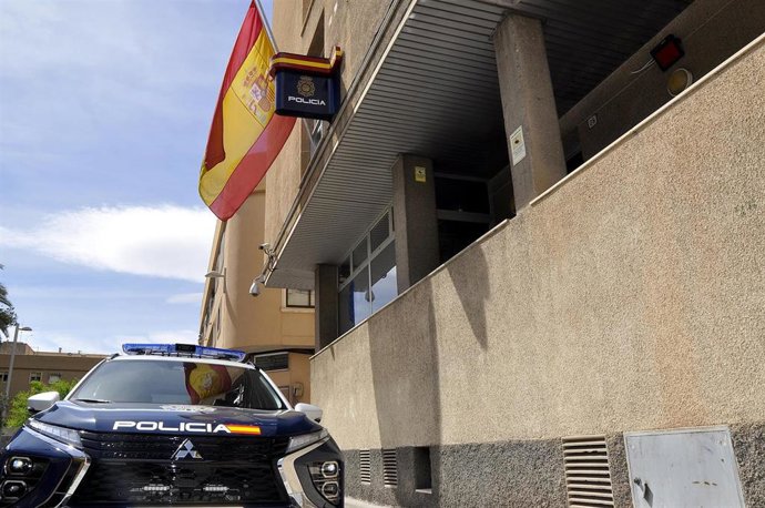 Nota De Prensa: "Un Varón Detenido Por Robar En Un Vehículo Y Comprar Con Las Tarjetas De Crédito Sustraídas De Su Interior"