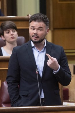 Archivo - El portavoz de Esquerra Republicana (ERC) en el Congreso, Gabriel Rufián, interviene en una sesión plenaria, en el Congreso de los Diputados, a 27 de abril de 2022, en Madrid (España). El pleno está marcado por las explicaciones del Gobierno s