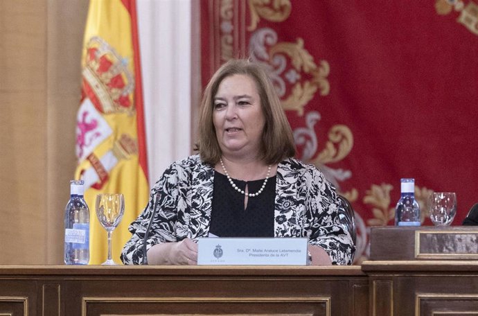 La presidenta de la AVT, Maite Araluce, interviene durante el acto 'Por un final del terrorismo sin impunidad' en el Senado