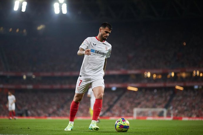 El centrocampista del Sevilla Suso Fermández durante un partido