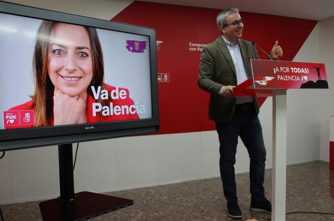 Antonio Casas presenta la campaña del PSOE en Palencia.