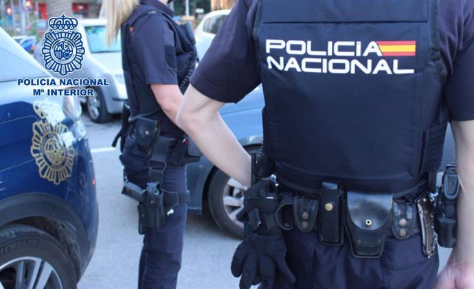 Agentes de Policía Nacional