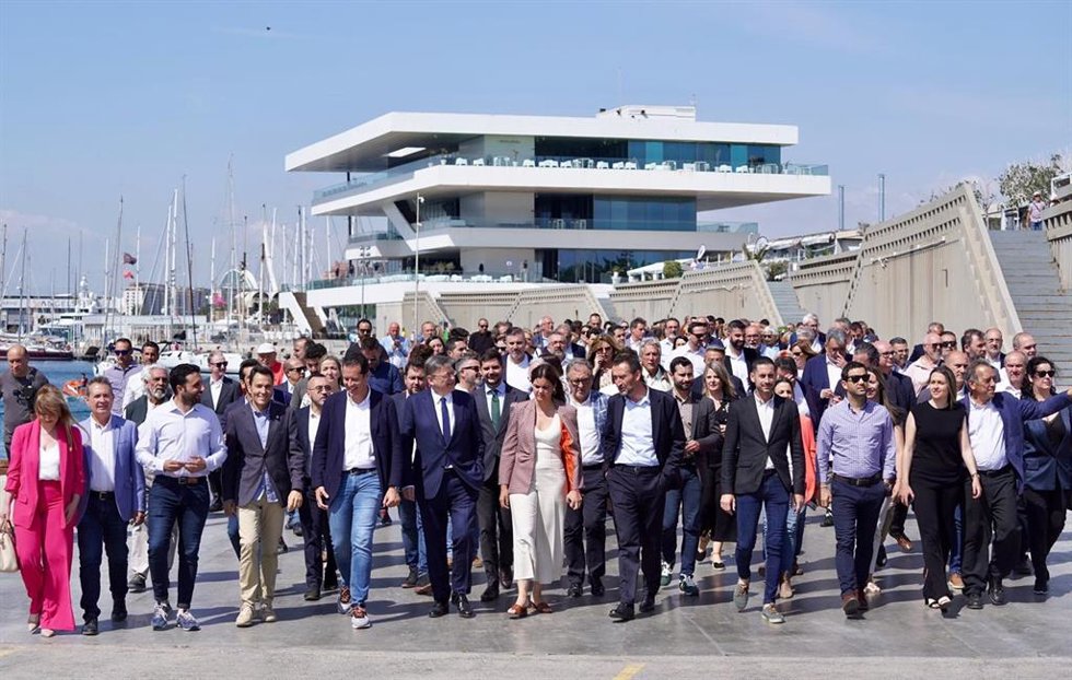 Foto de familia de los candidatos socialistas a alcaldías en el 28M