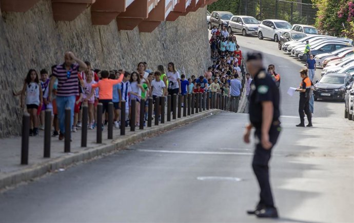Simulacro de evacuación del los alumnos del colegio Funcadi al parque Alonso Sánchez de la capital.