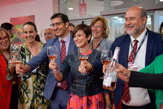 La ministra de Política Territorial y portavoz del Gobierno, Isabel Rodríguez, en Fenavin