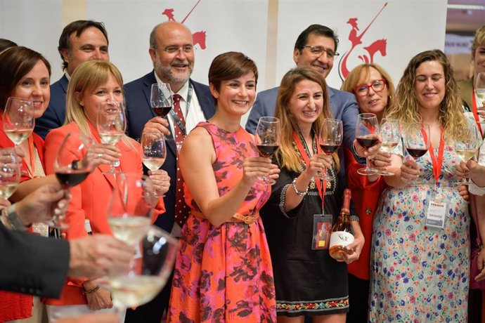 La ministra de Política Territorial y portavoz del Gobierno, Isabel Rodríguez, en Fenavin