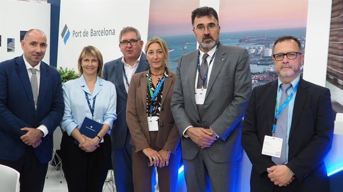 El presidente del Puerto de Barcelona, Lluís Salvadó, junto a la delegación de la infraestructura en Munich (Alemania).