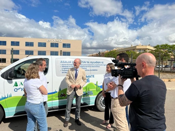 Presentación de la Oficina Móvil apoyar al mundo rural.