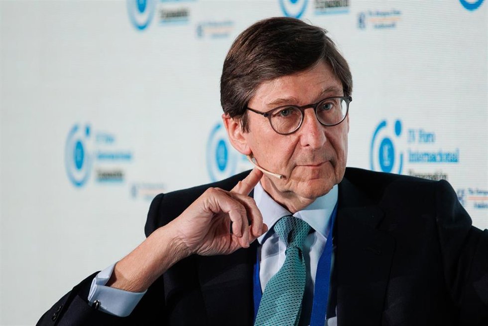 El presidente de CaixaBank, José Ignacio Goirigolzarri Tellaeche, interviene durante la celebración del IV Foro Internacional Expansión, en el Parador de Alcalá de Henares, a 10 de mayo de 2023, en Alcalá de Henares, Madrid (España). El evento, organiza