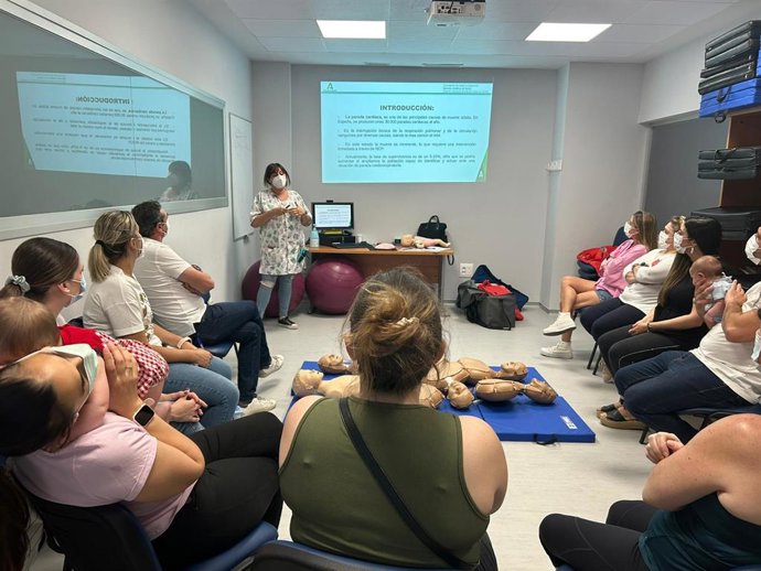 Salud organiza un taller de reanimación dirigido a la ciudadanía en El Puerto