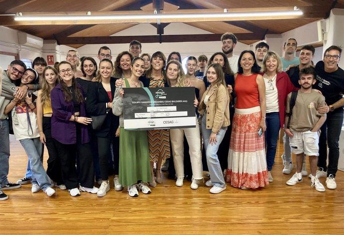 Grupo de estudiantes que han participado en la jornada del Cesag e imagin para incentivar el "emprendimiento en sostenibilidad".