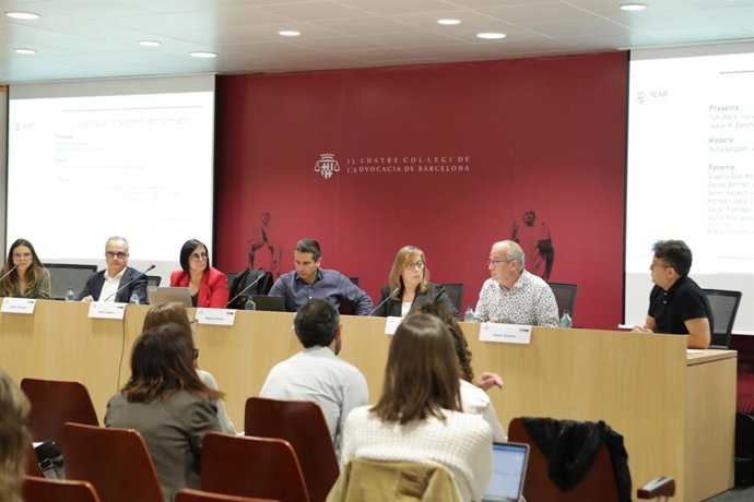 Jornada del Icab y el CTESC sobre el arraigo por formación. En Barcelona el 10 de mayo de 2023.