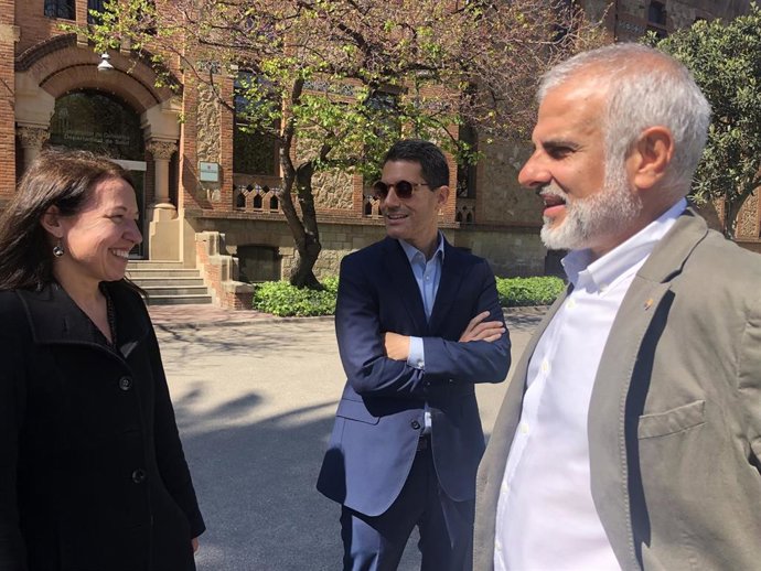 El líder de Cs en el Parlament, Carlos Carrizosa, junto al portavoz, Nacho Martín Blanco, y a la diputada Marina Bravo