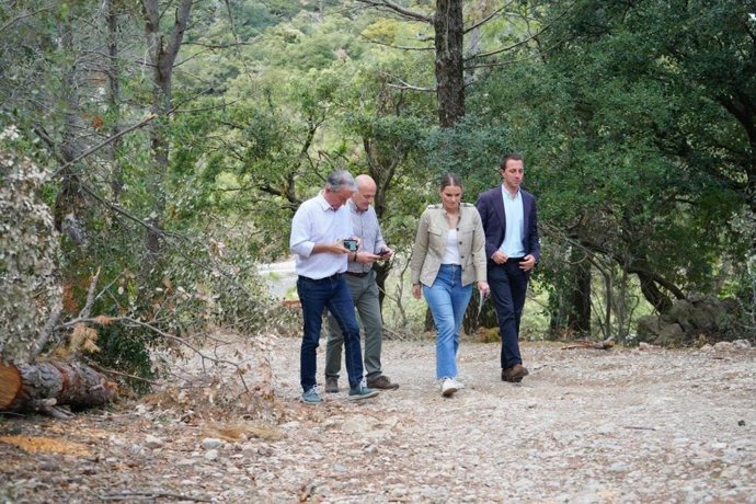La presidenta del PP de Baleares, Marga Prohens, y el candidato del partido al Consell de Mallorca, Lloren Galmés, han visitado la zona de la Serra de Tramuntana afectada por el temporal Juliette.