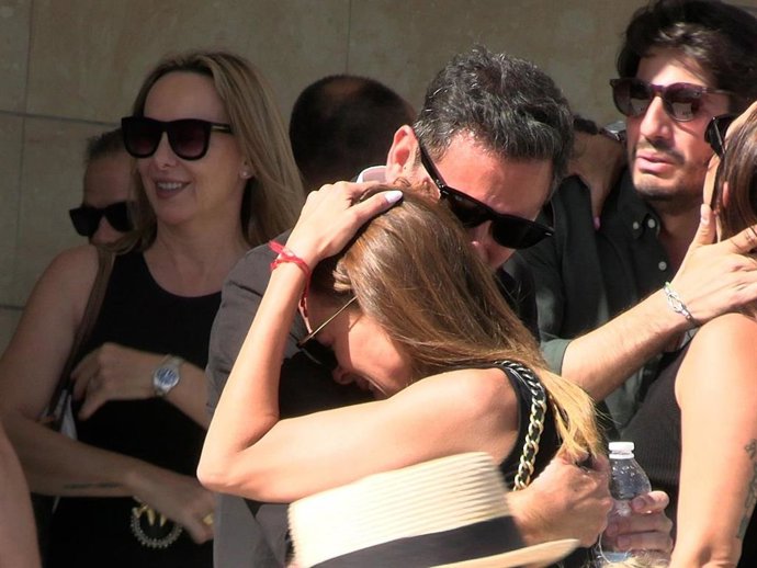 EVA GONZÁLEZ EN EL TANATORIO DE CRISTO BÁÑEZ