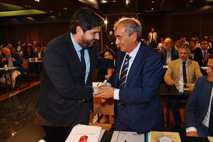 El presidente de la Comunidad, Fernando López Miras, y el presidente de Ucoerm, Juan Antonio Pedreño