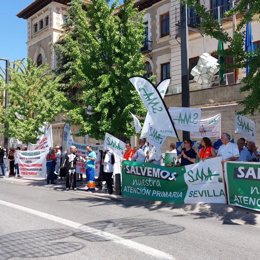 Concentración en Granada en defensa de la atención primaria